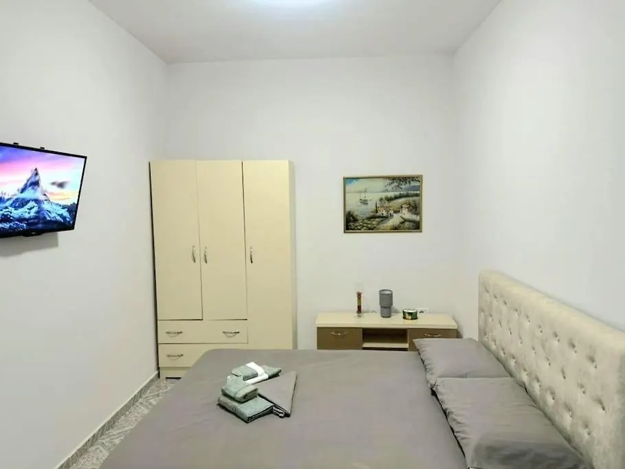Tirona Old Street Apartment Tirana