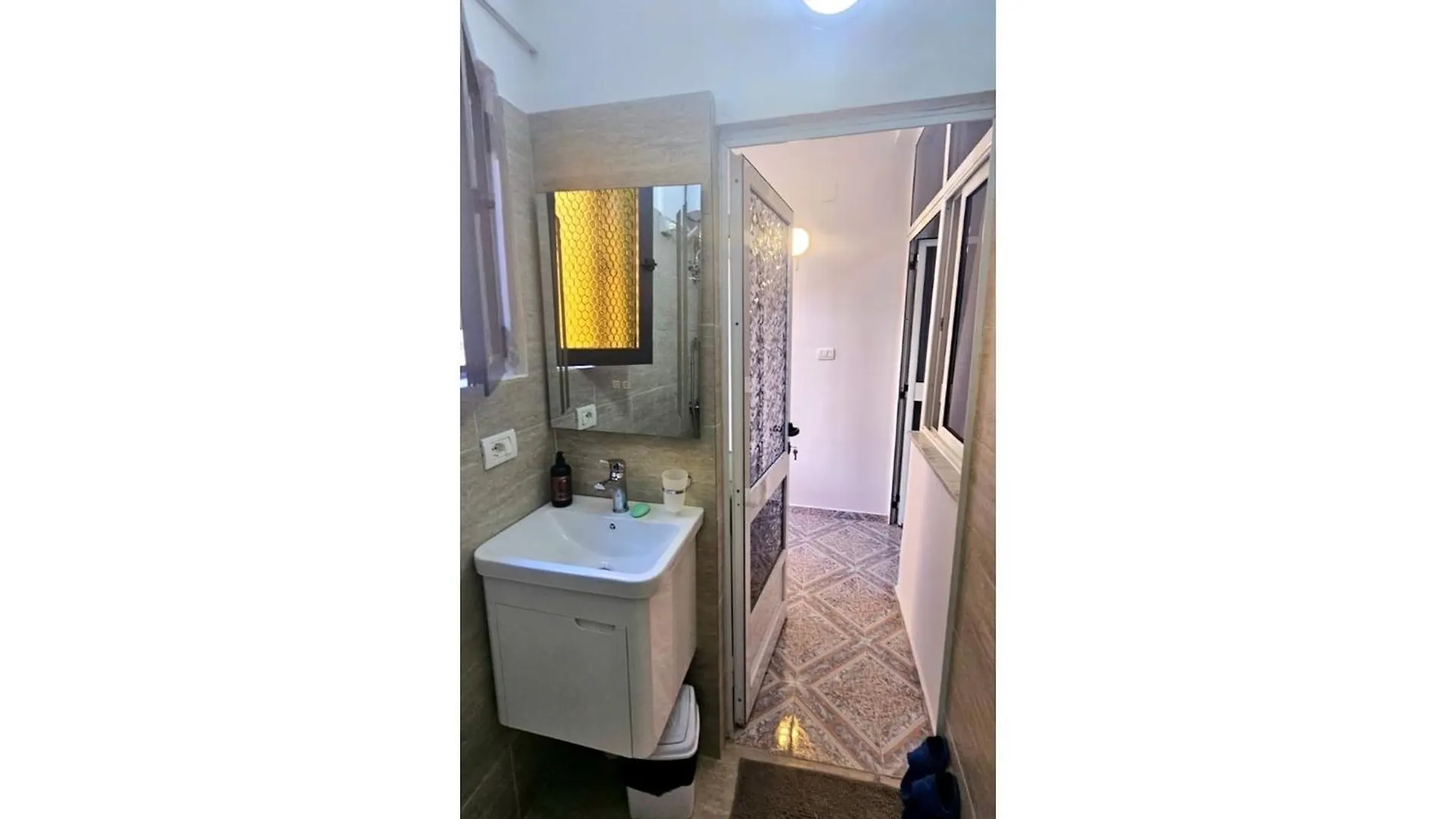 Tirona Old Street Apartment Tirana 0*,  Albania