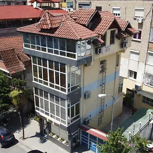 3* Hotel Pik Loti